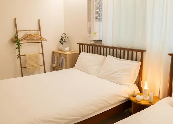 Stay1239#new#discount#6 Guests#family#dmc Station#airport Railroad#5-minute Walk#1 Stop From Hongdae#business Trip#travel ゲストハウス 4*
