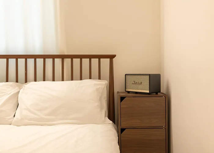 Stay1239#new#discount#6 Guests#family#dmc Station#airport Railroad#5-minute Walk#1 Stop From Hongdae#business Trip#travel ゲストハウス 4*