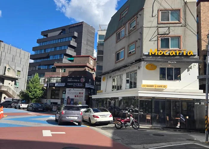 Stay1239#new#discount#6 Guests#family#dmc Station#airport Railroad#5-minute Walk#1 Stop From Hongdae#business Trip#travel ゲストハウス 4*